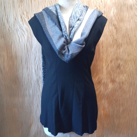 💕2/$15💕 ZARA Black Slip-On Blouse - Picture 4 of 8